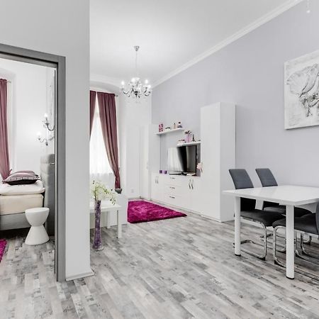 Apartment Thunovska 10 Praag Buitenkant foto