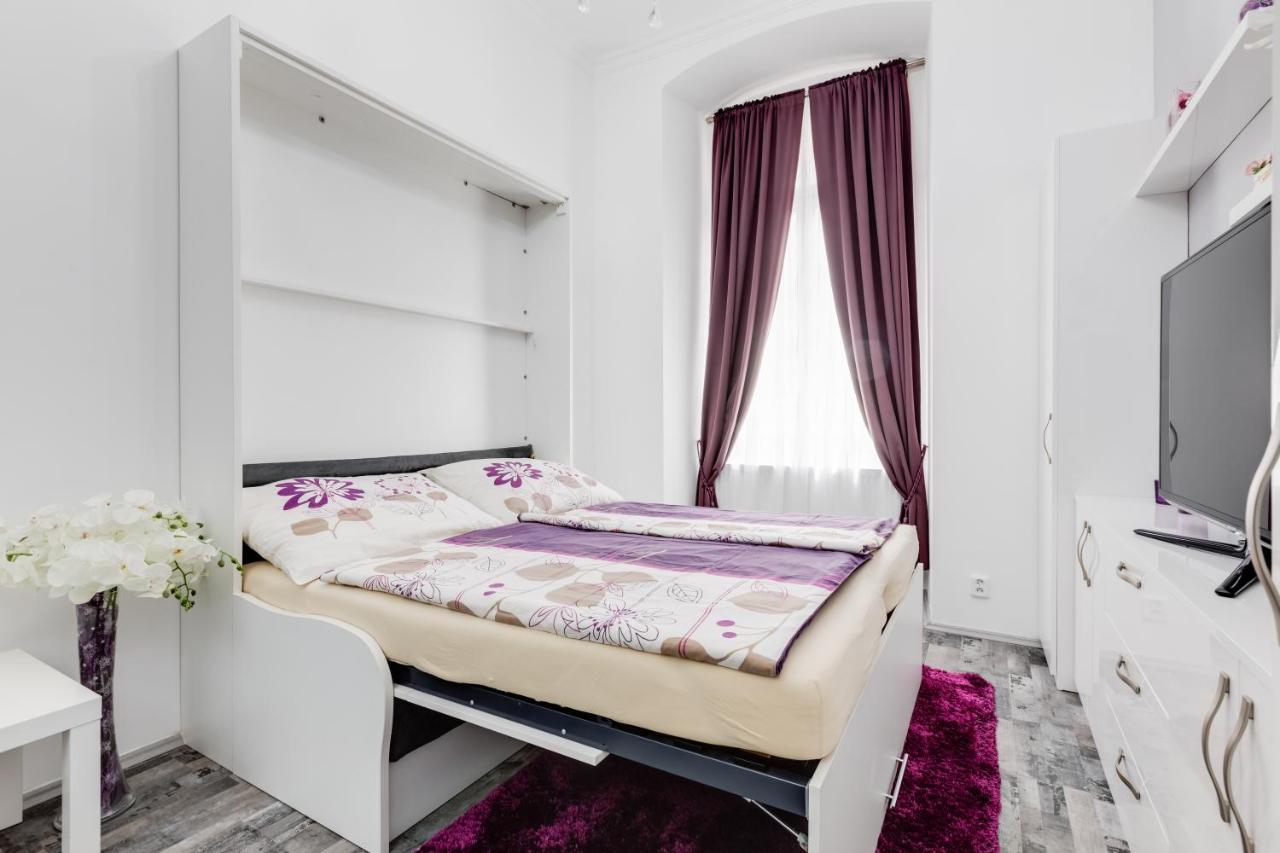 Apartment Thunovska 10 Praag Buitenkant foto