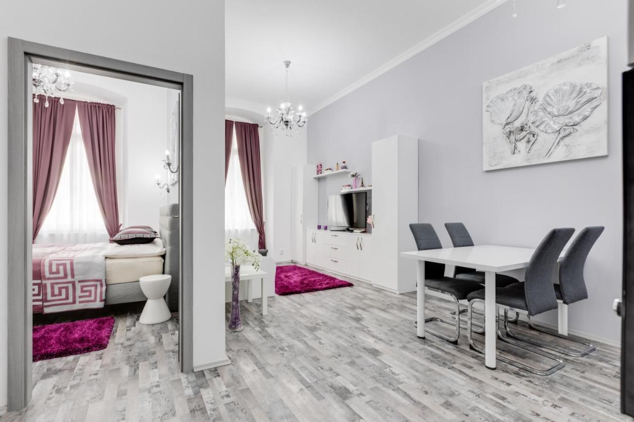 Apartment Thunovska 10 Praag Buitenkant foto