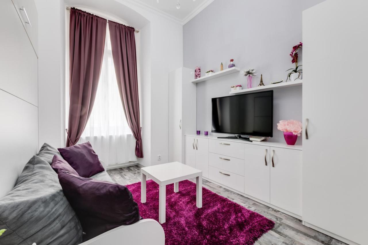 Apartment Thunovska 10 Praag Buitenkant foto